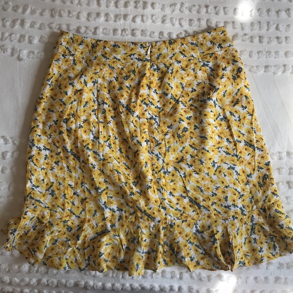 Showpo KARRIE TWO PIECE SET IN YELLOW FLORAL - S - Picture 6 of 6